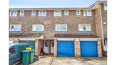 Property on Tubbs Close, OX12 0PA