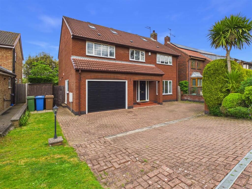 Property main image