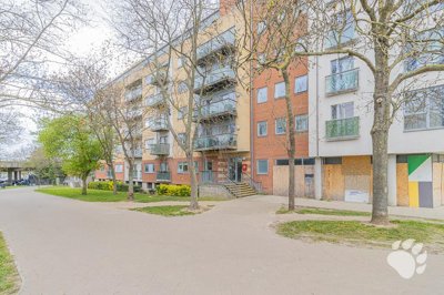 Property on SS13 3FB