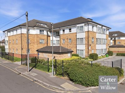 Property on Goresbrook Road, RM9 6XG