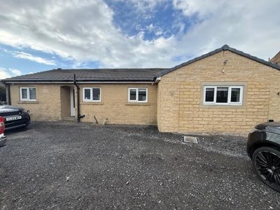 Property on Elliott Court, BD13 2EG