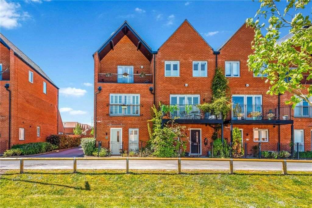 Property main image