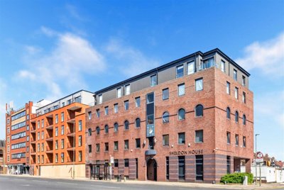 Property on High Road, N12 9RW