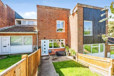 Property on St Leonards Close, BN9 0RW