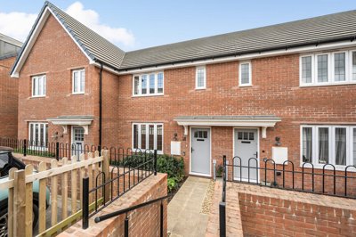 Property on Cross Park, PL21 0WL