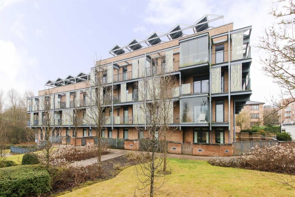 Property main image