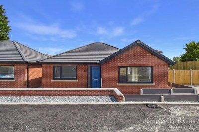Property on Common Edge Road, FY4 5AU
