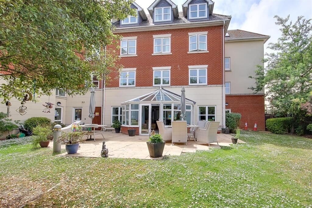 Property main image