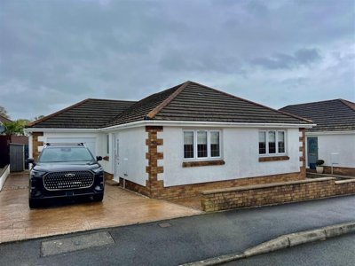 Property on Clos Nant Y Ci, SA18 3SZ