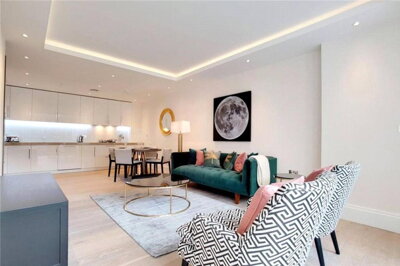 Property on WC2R 3DX