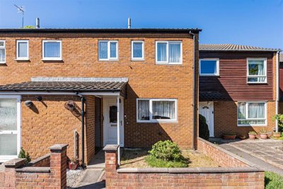 Property on The Knoll, SG13 7SZ