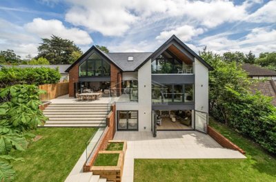 Property on Fallowfield, HA7 3DF