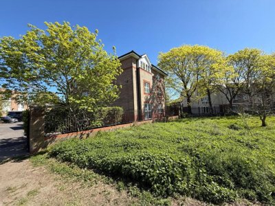 Property on Douglas Road, TW19 7HB