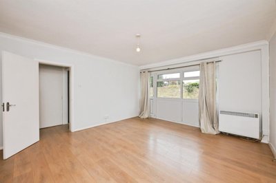 Property on Hadleigh Court, EN10 6PS
