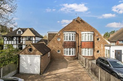 Property on Kidbrooke Park Road, SE3 0DU