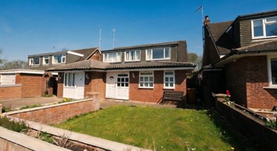 Property on Bishops Close, AL10 9PW