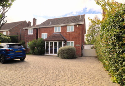 Property on Beach Road, PO11 0AA