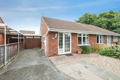 Property on Mayo Drive, CV8 2QQ