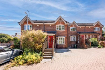 Property on Coller Mews, TN6 3BW