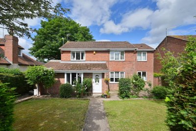 Property on Whitcliffe Lane, HG4 2LD