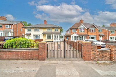 Property on Coalpool Lane, WS3 1QL