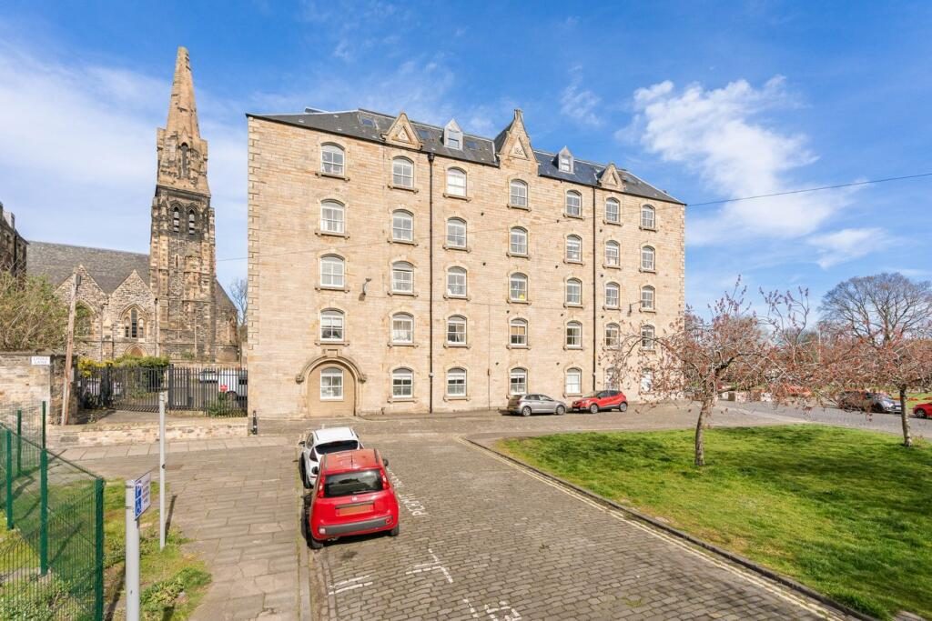 Property main image