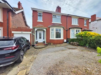 Property on Warren Avenue South, FY7 7AT