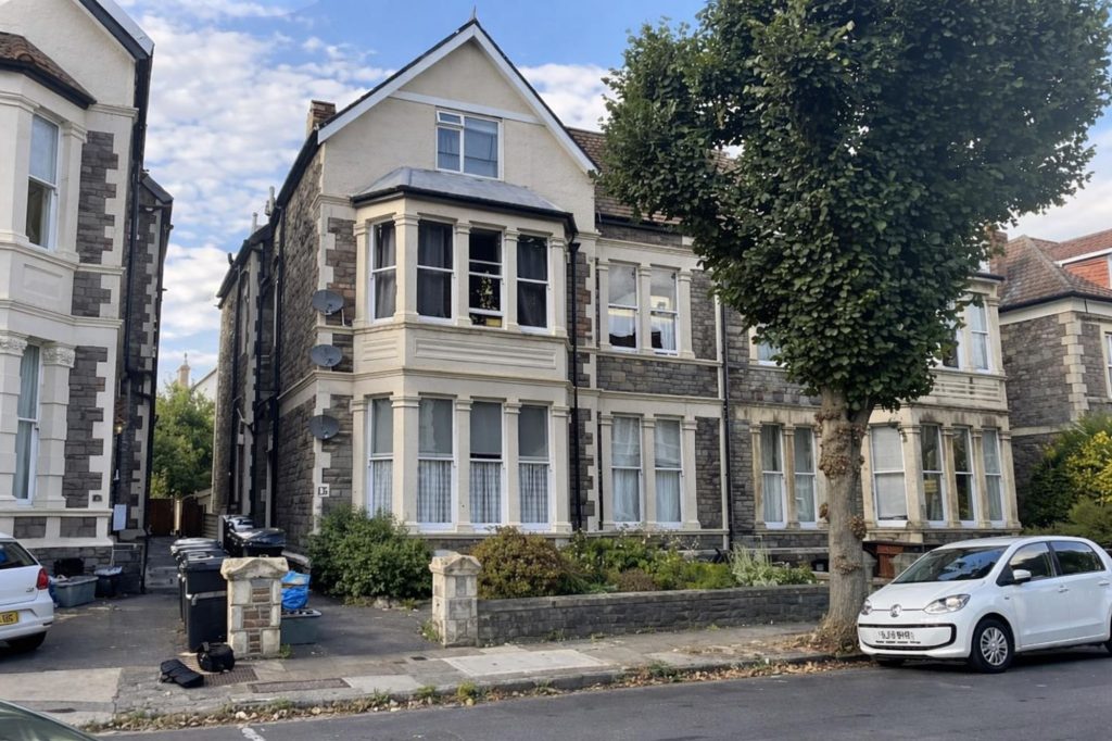 Property main image