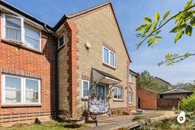 Property on Corncrake Way, OX26 6UF