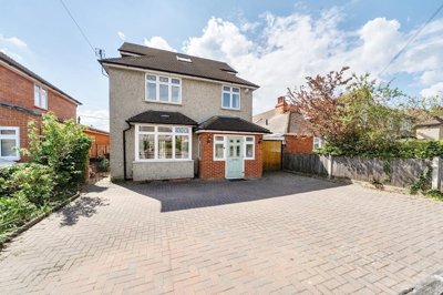 Property on Bath Road, RG18 3HJ