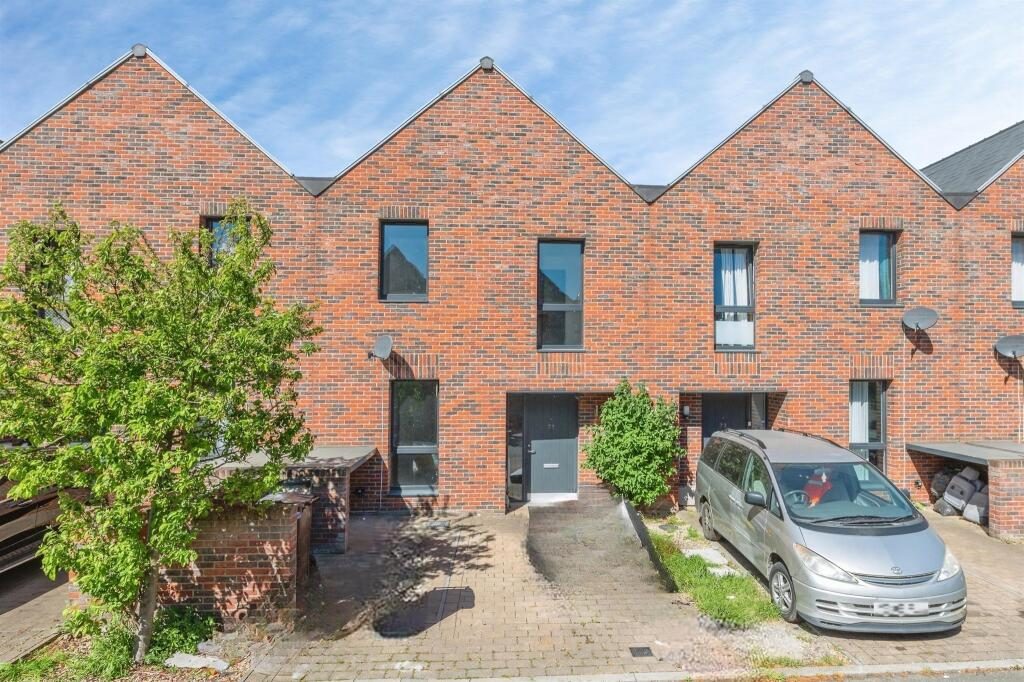 Terraced House