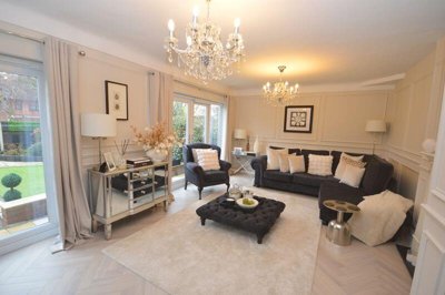 Property on Cronton Park Close, WA8 5DR