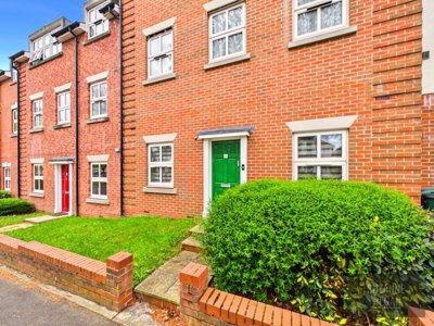 Property on Allesley Old Road, CV5 8EH