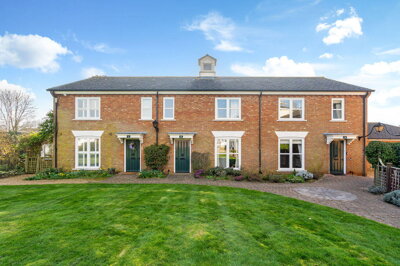 Property on Dunchurch Hall, CV22 6PD