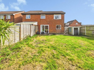 Property on St George Close, SO31 8GH