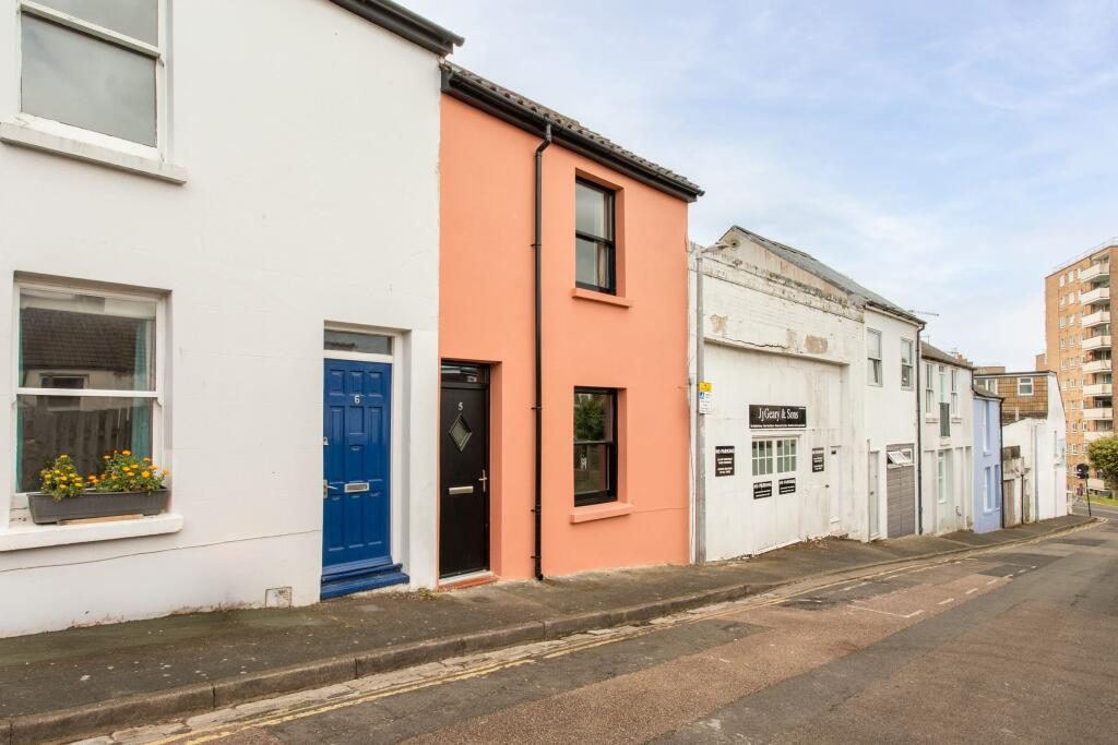 Property main image