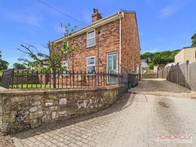 Property on LL11 4TN