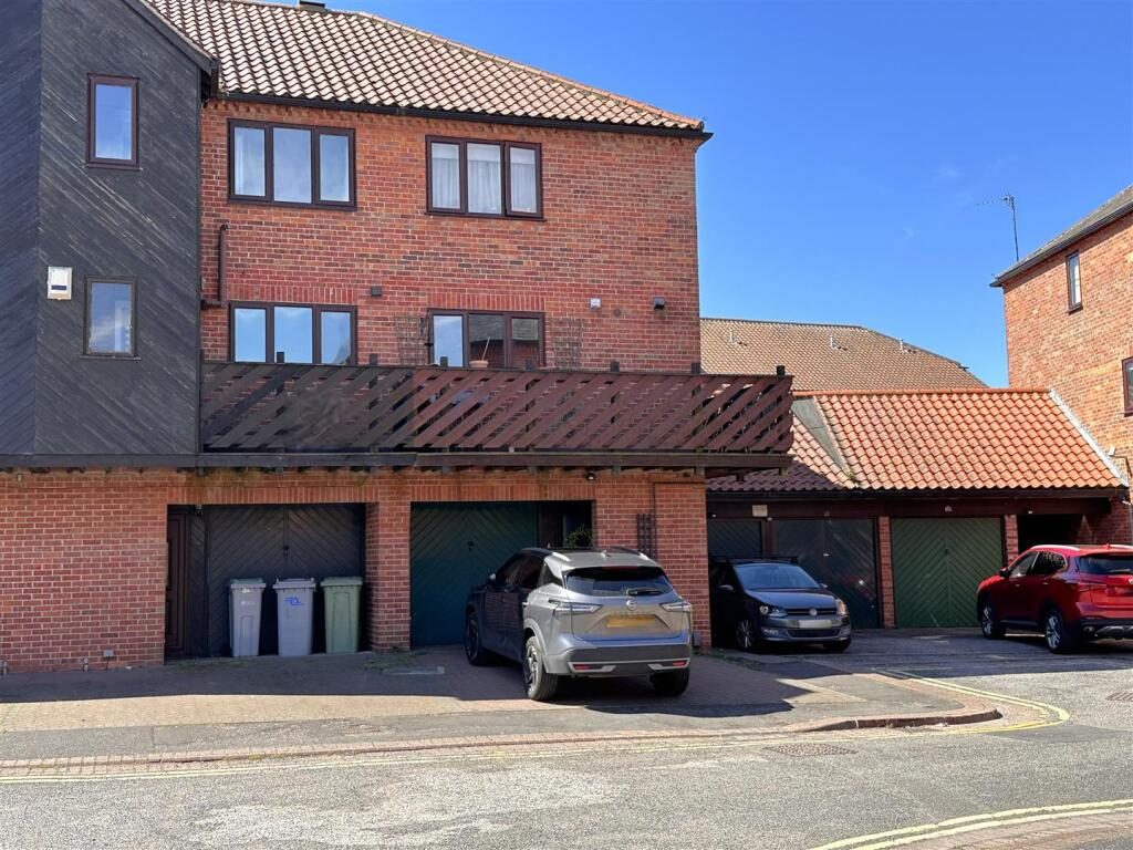 Terraced House