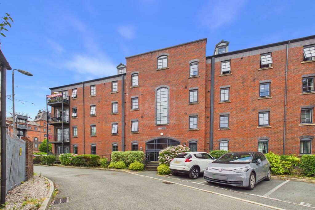 Property main image