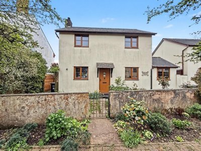 Property on Fore Street, EX16 8AH