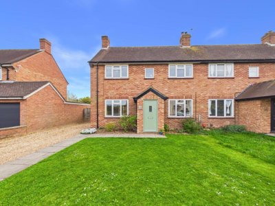 Property on Medcalfe Way, SG8 6HU