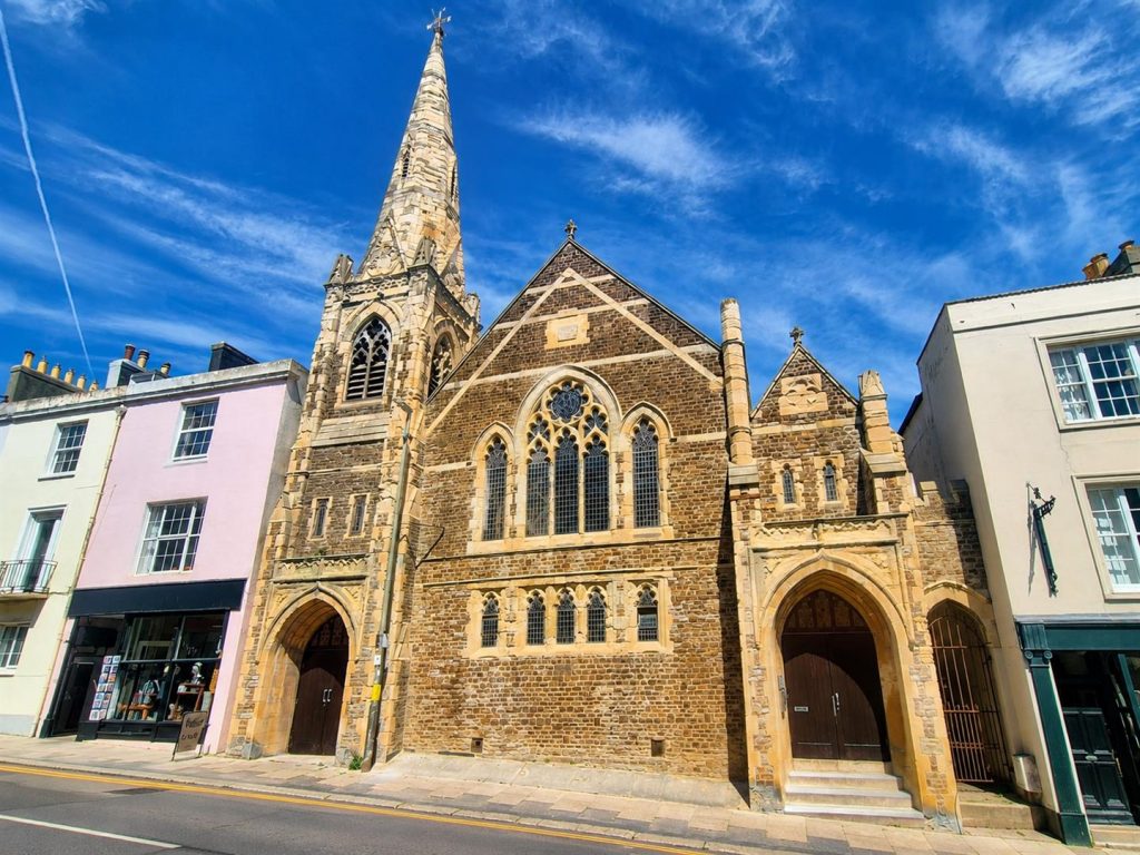 Property main image