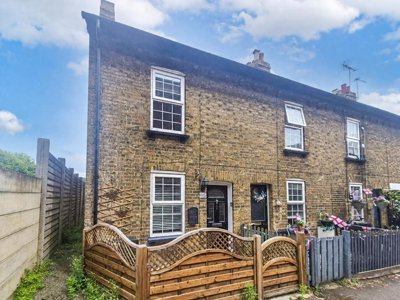 Property on SG12 0DF