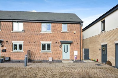 Property on Furlong Close, NN17 5AW
