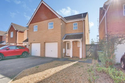Property on Dagless Way, PE15 8SU