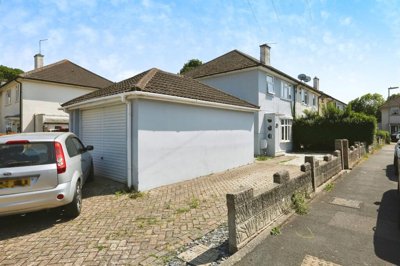 Property on Beauchamp Avenue, PO13 0LQ