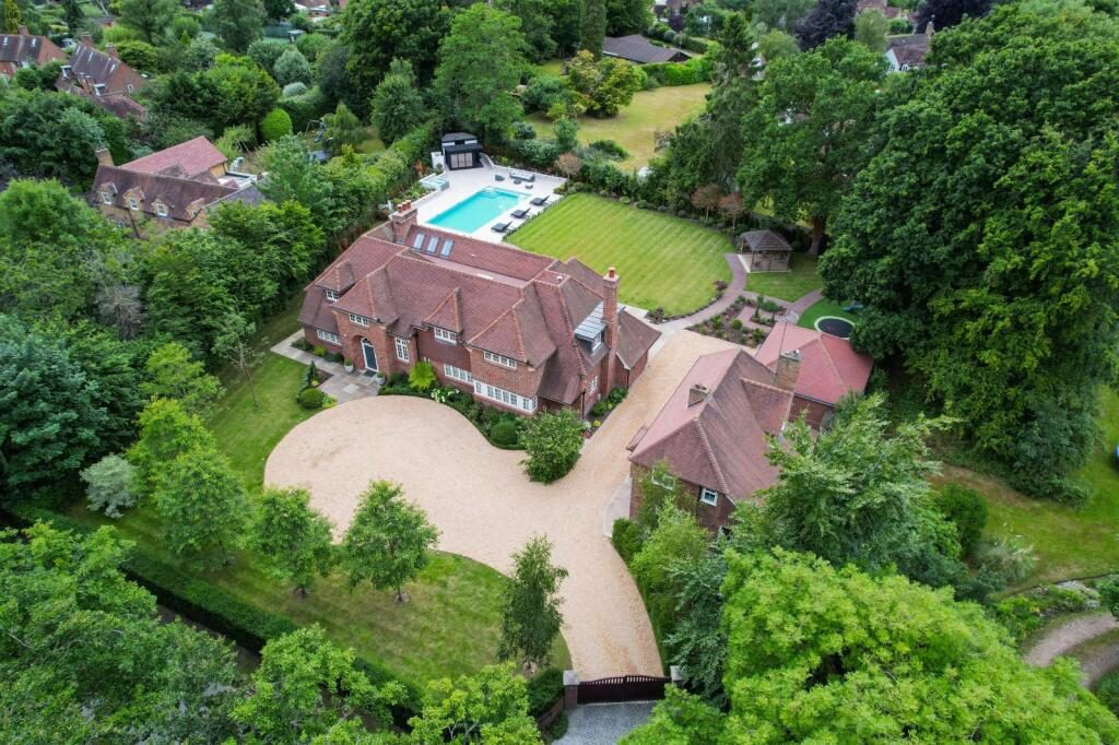Property main image