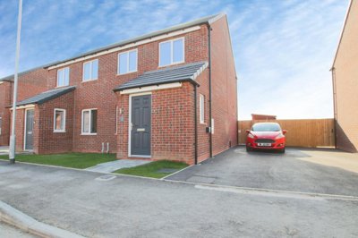 Property on St Mary Rise, HU19 2FD