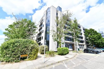 Property on Swingate, SG1 1AX