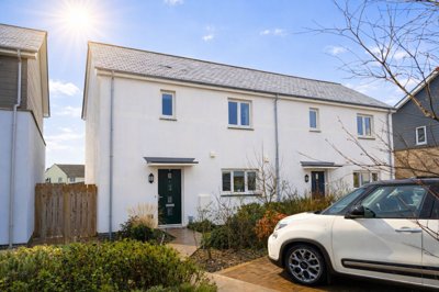 Property on Treffry Lane, TR8 4WF